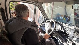 Ceza Kestiği Kişinin Kimliğini &Ouml;ğrenince Ceza Miktarını Cebinden &Ouml;dedi