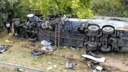 Cezayir'de b&uuml;y&uuml;k bir faciaya yol a&ccedil;an kaza! 13 hayatını kaybetti, 35 kişi yaralandı