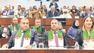 Cezayir&rsquo;den Fransa karşıtı tarihi karar