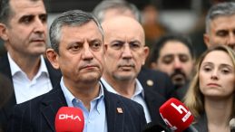CHP Genel Başkanı &Ouml;zel, Gazetecilerle Bir Araya Geldi