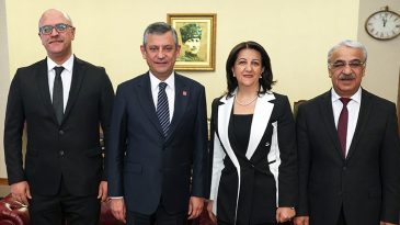 CHP Genel Başkanı &Ouml;zg&uuml;r &Ouml;zel, DEM Parti Heyeti ile Bir Araya Geldi