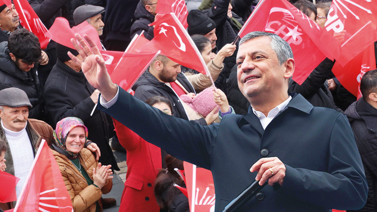 CHP Genel Başkanı Özgür Özel Kayseri'den Mesaj Verdi: Kale Siyaseti Dönemi Sona Ermiştir