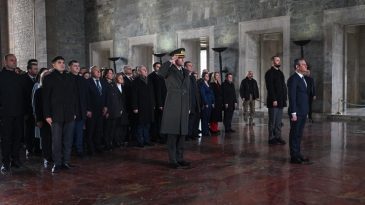 CHP Lideri &Ouml;zel, Anıtkabir'i Ziyaret Etti