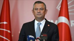 CHP Lideri &Ouml;zel'den Siyasi Partilere Yeni Yıl Telefondan Kutlama