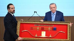 CHP, T&uuml;rk D&uuml;nyasına H&acirc;l&acirc; Şaşı Bakıyor