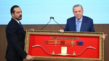 CHP, T&uuml;rk D&uuml;nyasına H&acirc;l&acirc; Şaşı Bakıyor