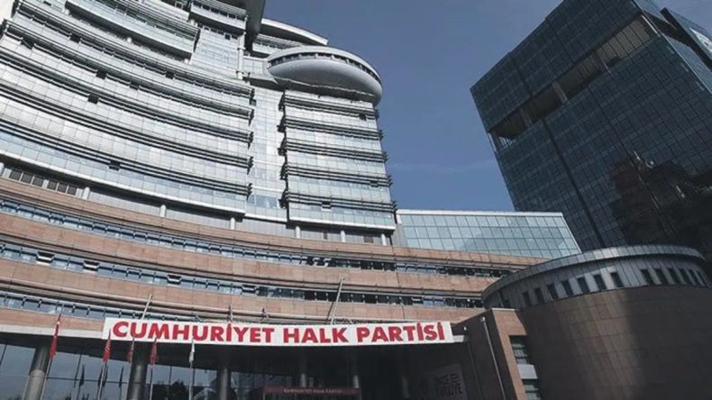 CHP'de Yeni A Takımının Oluşumu Tartışmalara Yol A&ccedil;tı