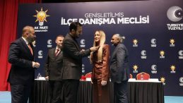 CHP'den İstifa Eden 150 Kişinin AK Parti'ye Katılım T&ouml;reni