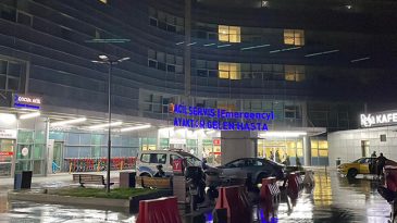 CHP'li Adalar Meclis &Uuml;yesi Kavgada Bı&ccedil;aklandı