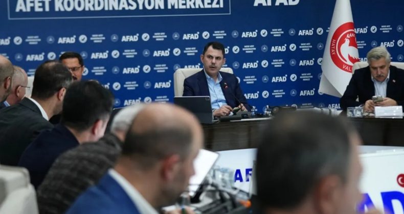 CHP'li Hatay Topal'dan Deprem Bölgesindeki Çalışmalara Övgü