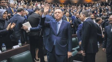 CHP'nin Ge&ccedil;mişine Baktığınızda Cellat G&ouml;rmek M&uuml;mk&uuml;n