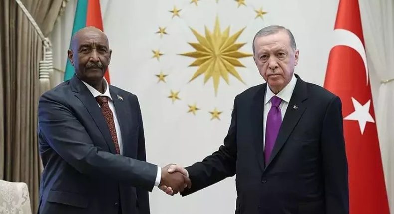 Cumhurbaşkanı Erdoğan, Sudan Egemenlik Konseyi Başkanı el-Burhan'ı Resmi T&ouml;renle Ağırladı