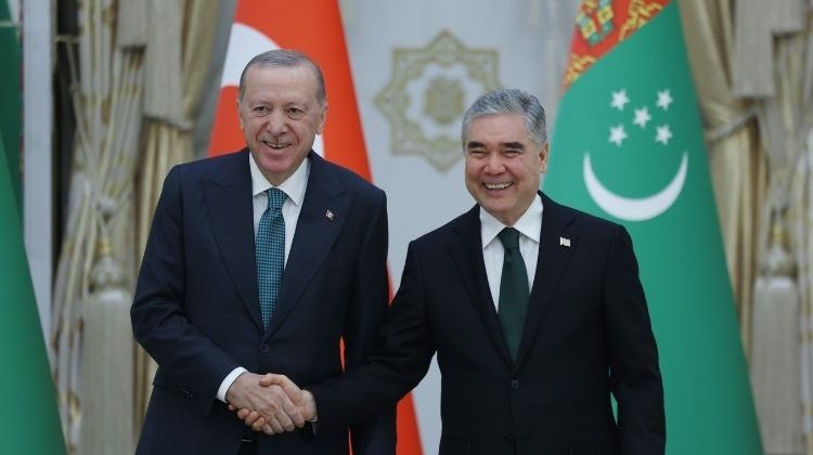 Cumhurbaşkanı Erdoğan Türkmenistan'a geldi