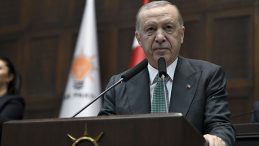 Cumhurbaşkanı Erdoğan'dan Özgür Özel'e Tepki: Bu Siyaset Acemisine Hak Ettiği Cevap Verildi