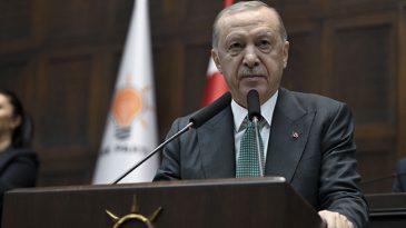 Cumhurbaşkanı Erdoğan'dan &Ouml;zg&uuml;r &Ouml;zel'e Tepki: Bu Siyaset Acemisine Hak Ettiği Cevap Verildi