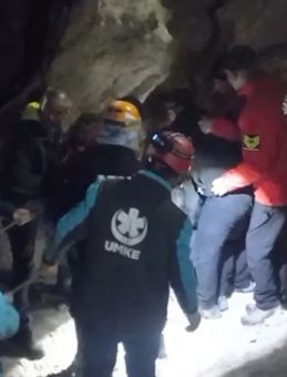 Define Ararken Girdiği T&uuml;nelde Canından Oldu