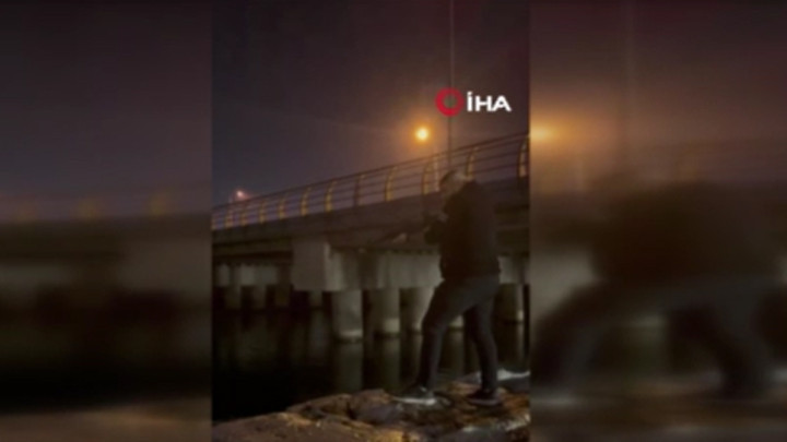 Denize Ateş A&ccedil;ıp 'Ses Terapisi' Dedi, G&ouml;zaltına Alındı