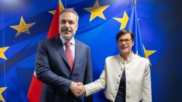 Dışişleri Bakanı Hakan Fidan, Belçika'da Genişlemeden Sorumlu AB Komiseri Kos ile bir araya geldi