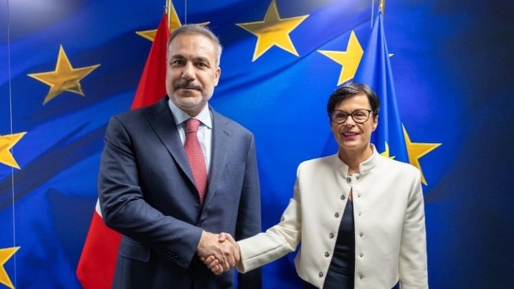 Dışişleri Bakanı Hakan Fidan, Belçika'da Genişlemeden Sorumlu AB Komiseri Kos ile bir araya geldi