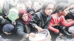 Dondurucu Soğukta Yalın Ayak