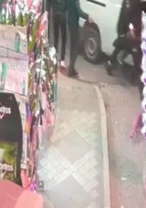 Dur İhtarı Uymayan Ş&uuml;pheliler Dehşet Sa&ccedil;tı: Yaşlı Kadın Ağır Yaralandı!