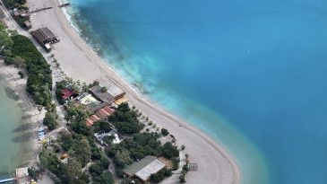 D&uuml;nyaca &Uuml;nl&uuml; Plajımızda Dikkat &Ccedil;eken Manzara: Dron Kamerasıyla G&ouml;r&uuml;nt&uuml;lendi