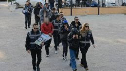 Edirne'de Masaj Salonlarına Fuhuş Operasyonu: 5 Kişi Tutuklandı