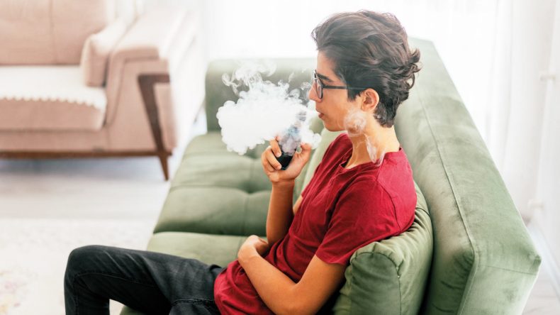 Elektronik Sigara Akciğerlere Zarar Veriyor… Kullanım Yaşı 11'e D&uuml;şt&uuml;