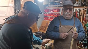 Emekli &Ouml;ğretmenin Sokaklarda Başlattığı D&ouml;n&uuml;ş&uuml;m!