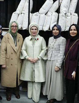 Emine Erdoğan, TOGEM-DER'in "Artsın Eksilmesin Dönüşüm Pazarı"nın Açılışına Katıldı