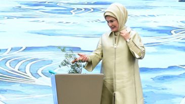 Emine Erdoğan'dan Artsın Eksilmesin D&ouml;n&uuml;ş&uuml;m Pazarına Dair A&ccedil;ıklama