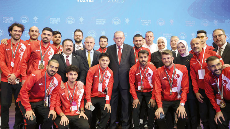 Engelsiz Türkiye'de İkinci Plan Yolda