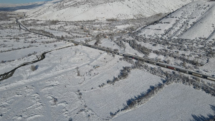 Erzincan- Erzurum Karayolunda Kaza: 12 Kilometrelik Ara&ccedil; Kuyruğu Oluştu!