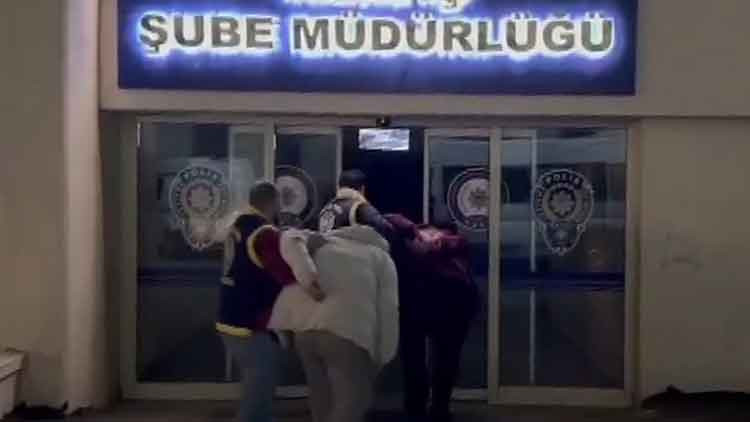 Eve Davet Ettikleri Kişiyi Gasbeden Sevgililer Yakalandı