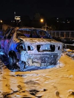 Ey&uuml;psultan'da Seyir Halindeki Otomobil Alev Aldı