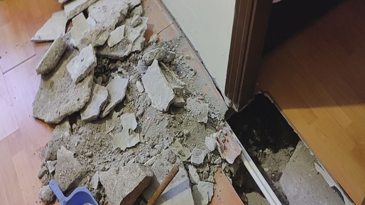 Fatih'te 4 Katlı Binanın Zemininde &Ccedil;&ouml;kme Olayı