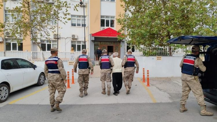 Feci Olay: 77 Yaşındaki Ş&uuml;pheli Eşini Baltayla &Ouml;ld&uuml;rd&uuml;