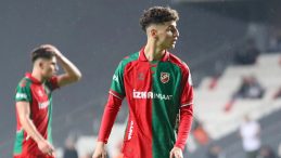 Fenerbah&ccedil;e, 3. Lig'de forma giyen gen&ccedil; yıldızın peşinde!