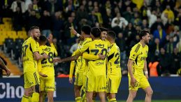 Fenerbah&ccedil;e, ligde namağlup serisini 16. haftada da korudu!
