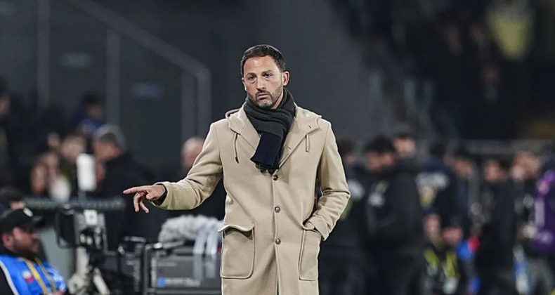 Fenerbah&ccedil;e Teknik Direkt&ouml;r&uuml; Domenico Tedesco: "Bartuğ Elmaz Oynamayı Hak Ediyor"