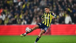 Fenerbah&ccedil;e'de Bartuğ Elmaz Derbide Sakatlandı!