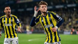 Fenerbahçe’de Sebastian Szymanski’nin geleceği şekilleniyor!