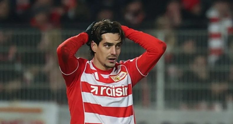 Fenerbah&ccedil;e&rsquo;de Sol Stoper İ&ccedil;in S&uuml;rpriz Gelişme! Devin &Ouml;zek Harekete Ge&ccedil;ti