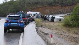 Fethiye'de Yolcu Minibüsü Devrildi: 7 Kişi Yaralandı!