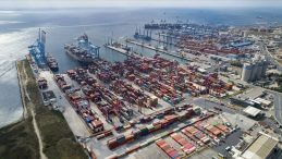 Fitch, T&uuml;rkiye i&ccedil;in B&uuml;y&uuml;me Tahminini Artırdı