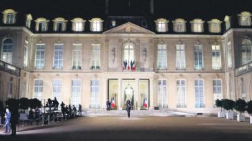 Fransa&rsquo;da Bu Defa Elysee Sarayı Hedef Alındı