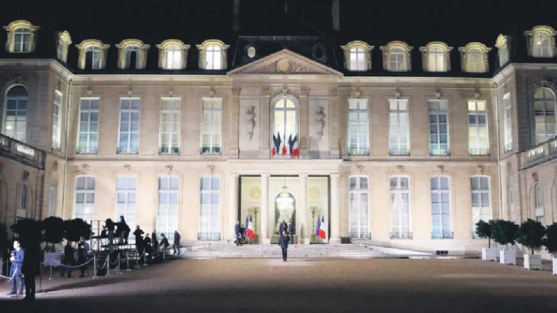 Fransa&rsquo;da Bu Defa Elysee Sarayı Hedef Alındı