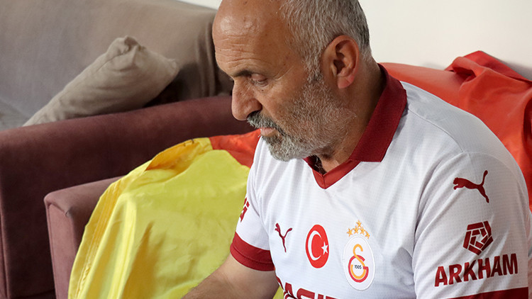 Galatasaray Taraftarının İlgin&ccedil; Evi! Ge&ccedil;enler Fotoğraf &Ccedil;ekiyor