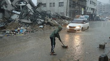 Gazze'de Şiddetli Yağışlar: &Ccedil;adırlar Suyun Altında Kaldı!