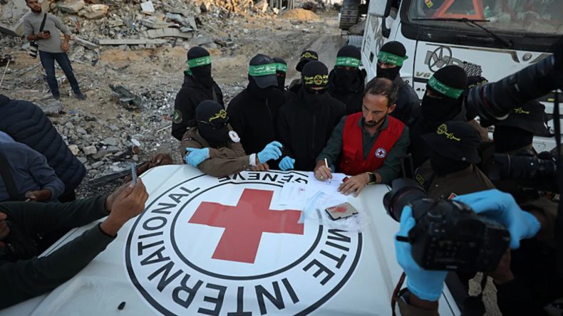 Gazze’de Bir İsrailli Ceset Daha Kızılhaç’a Teslim Edildi!